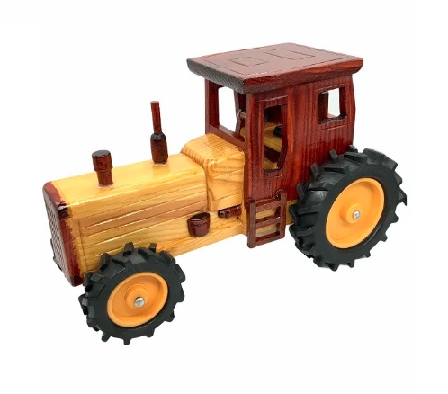 Dřevěný traktor