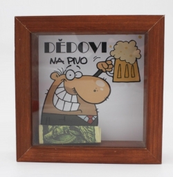 Pokladnička dědovi na pivo